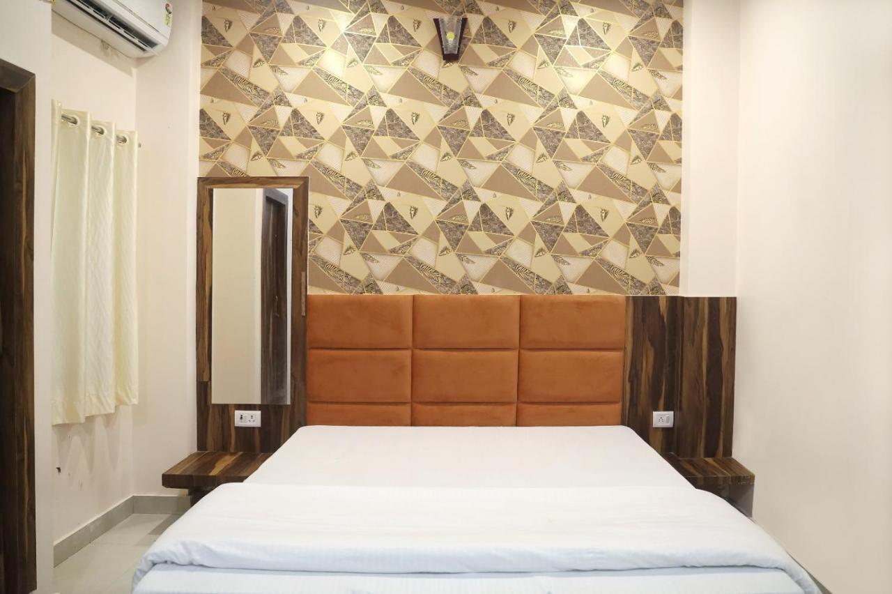 Hotel Keshavam Inn Mathura Exterior foto